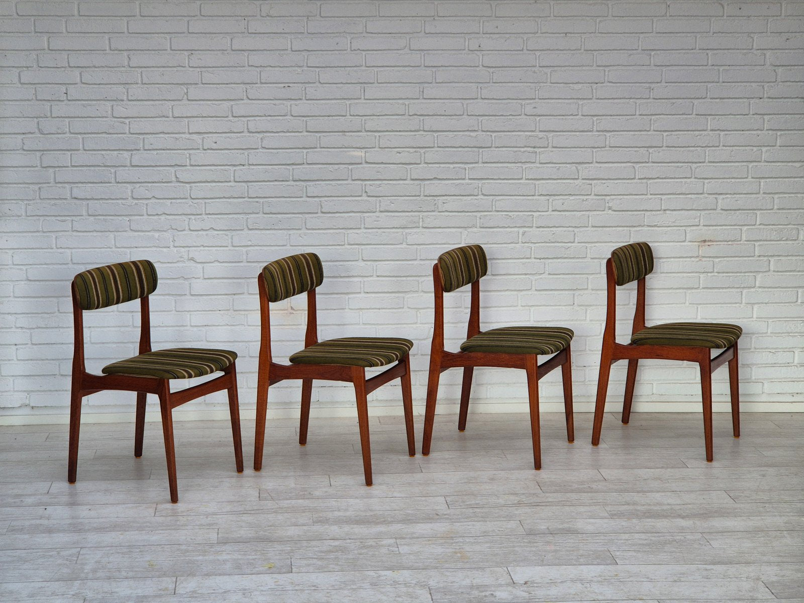 Set_of_4_Mid-Century_Modern_Teak_Dining_Chair_1960s_Denmark