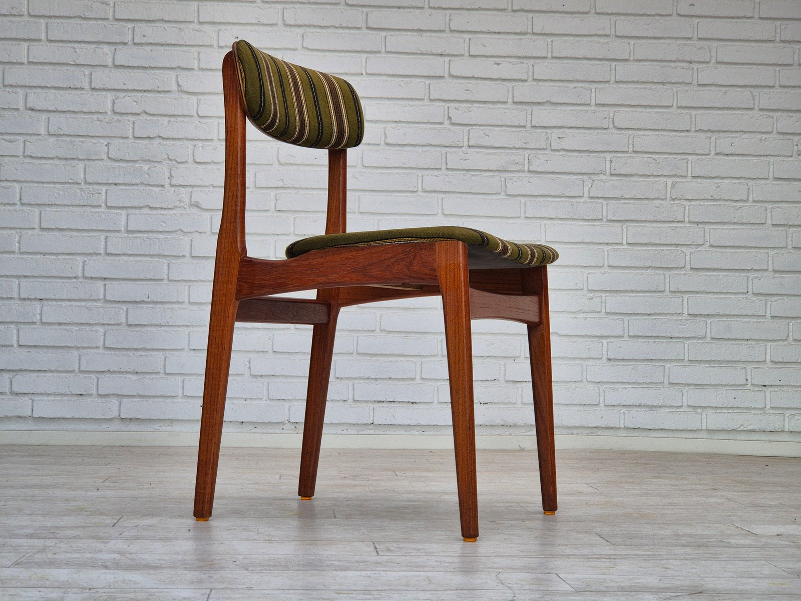 Set_of_4_Mid-Century_Modern_Teak_Dining_Chair_1960s_Denmark