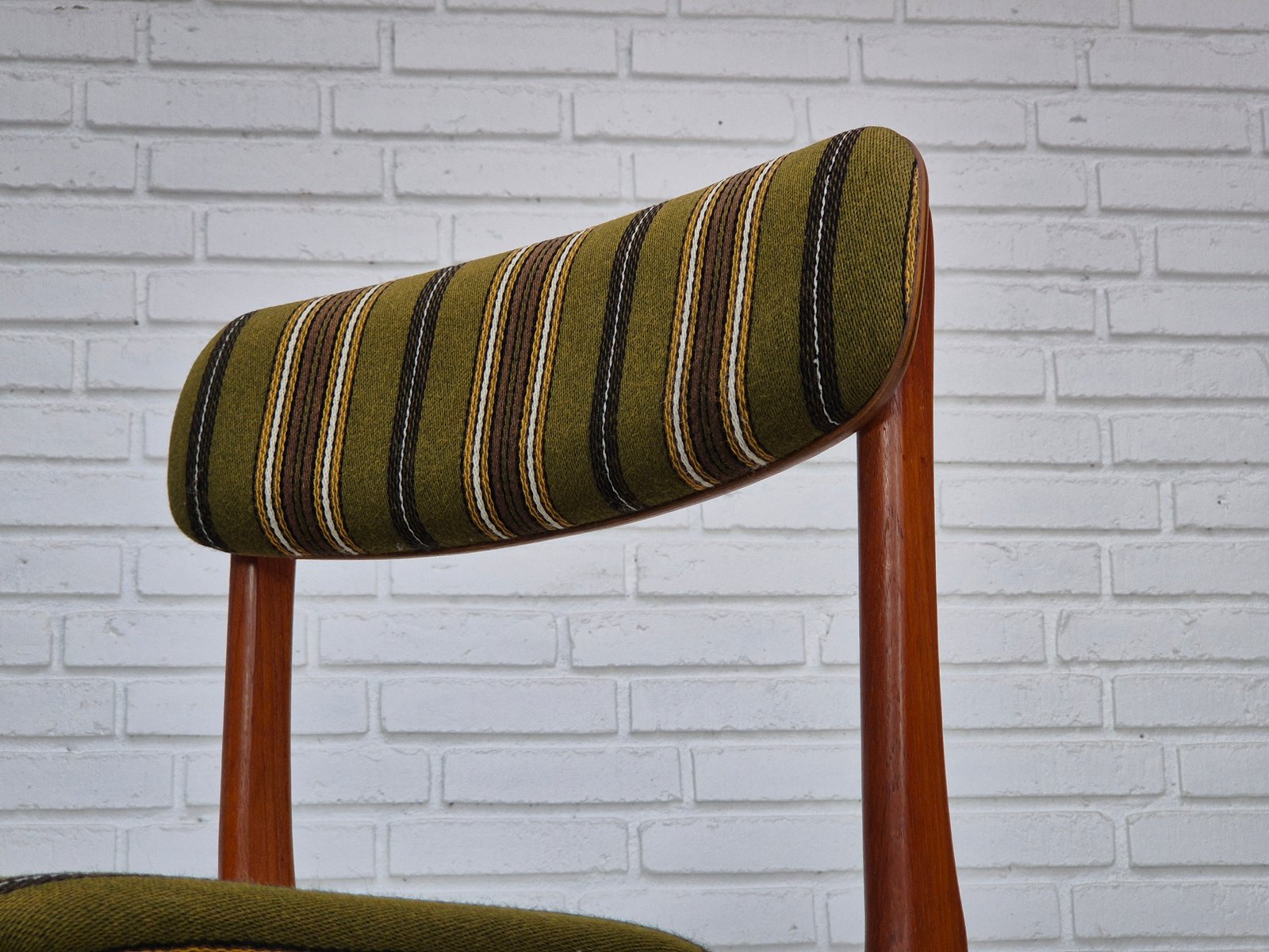 Set_of_4_Mid-Century_Modern_Teak_Dining_Chair_1960s_Denmark