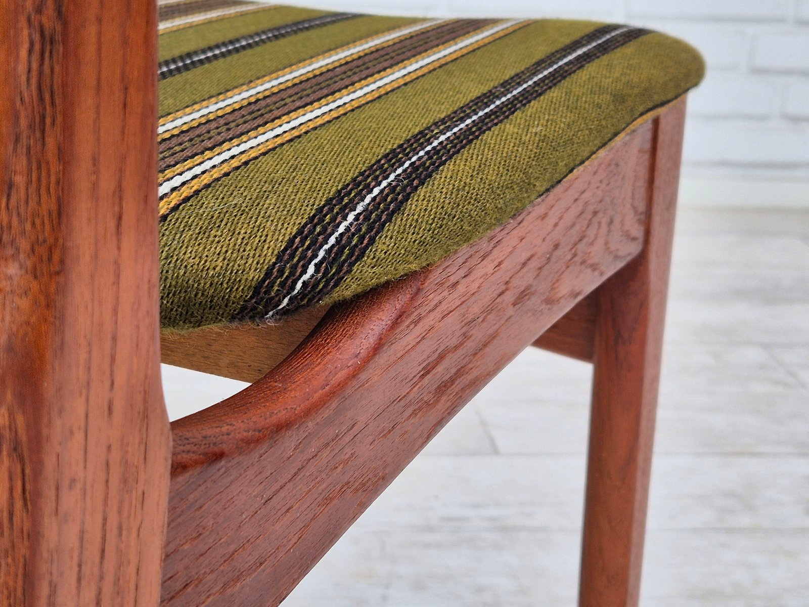 Set_of_4_Mid-Century_Modern_Teak_Dining_Chair_1960s_Denmark