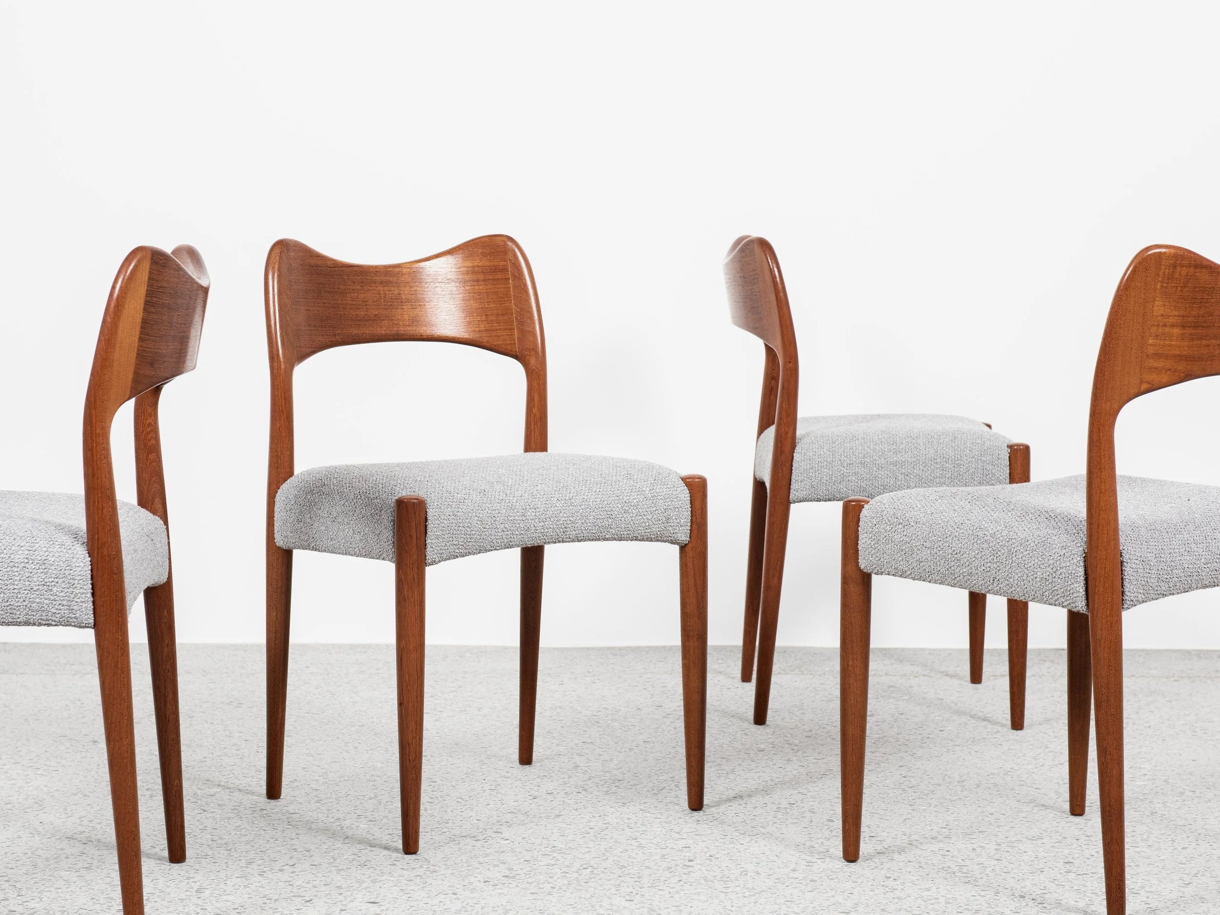 Set_of_4_Midcentury_Dinning_chairs_in_teak_by_Arne_Hovmand_Olsen_for_Mogens_Kold_1960s