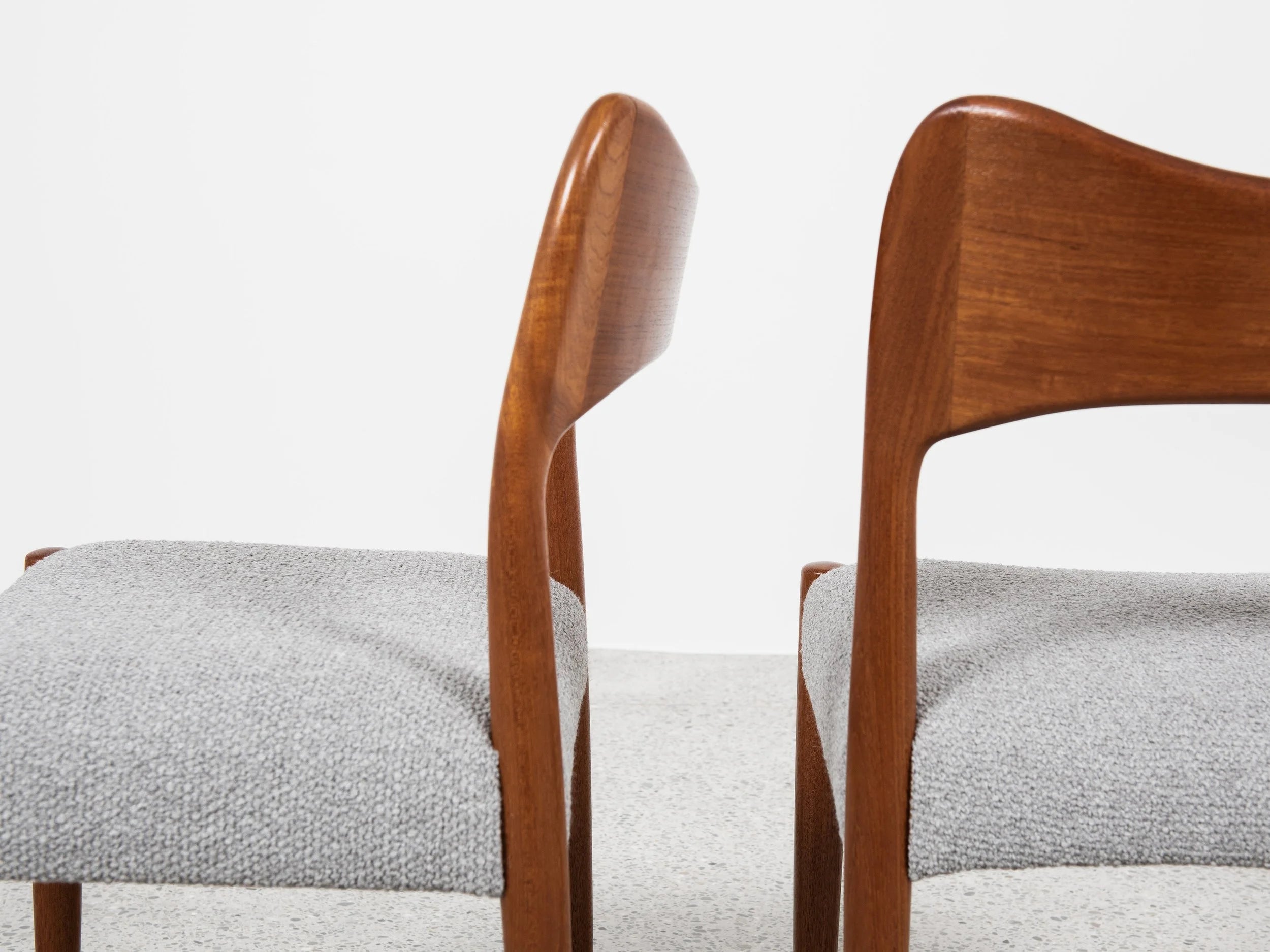 Set_of_4_Midcentury_Dinning_chairs_in_teak_by_Arne_Hovmand_Olsen_for_Mogens_Kold_1960s