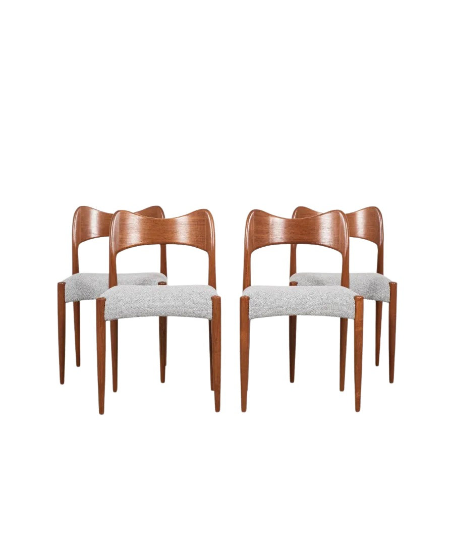 Set_of_4_Midcentury_Dinning_chairs_in_teak_by_Arne_Hovmand_Olsen_for_Mogens_Kold_1960s
