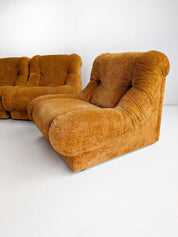Set_of_4_Modular_Italian_Lounge_Chairs_1970s