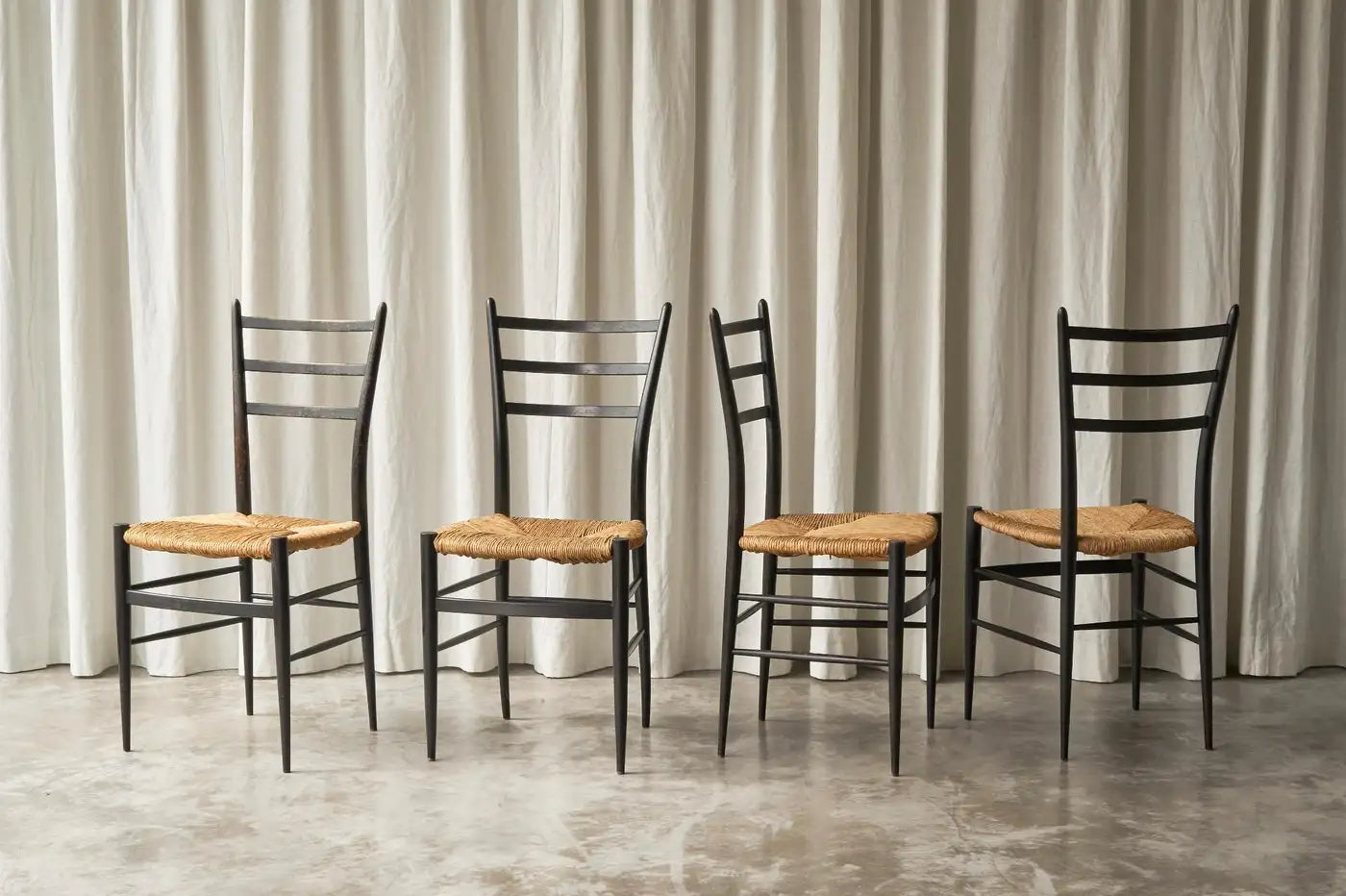 Set_of_4_Spinetto_Dining_Chairs_in_Ebonised_Straw_by_Chiavarine_Fratelli,_1950s