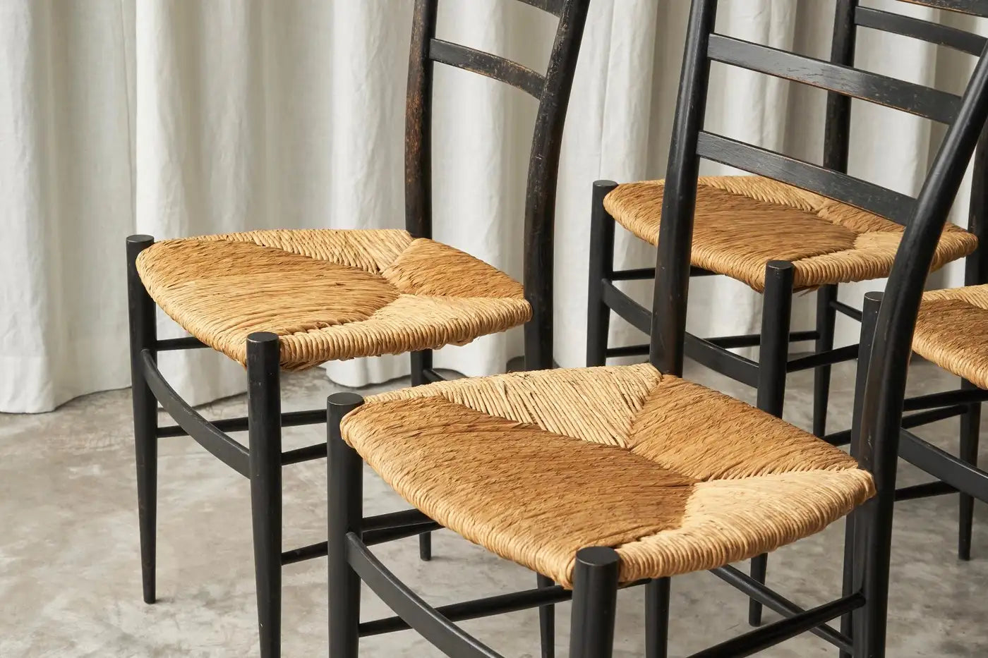Set_of_4_Spinetto_Dining_Chairs_in_Ebonised_Straw_by_Chiavarine_Fratelli,_1950s
