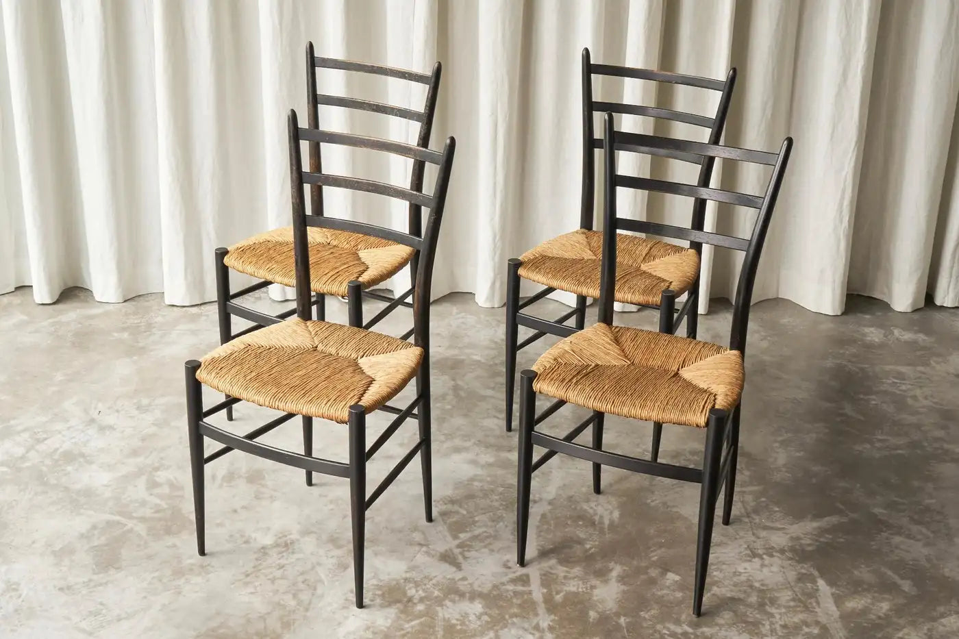 Set_of_4_Spinetto_Dining_Chairs_in_Ebonised_Straw_by_Chiavarine_Fratelli,_1950s