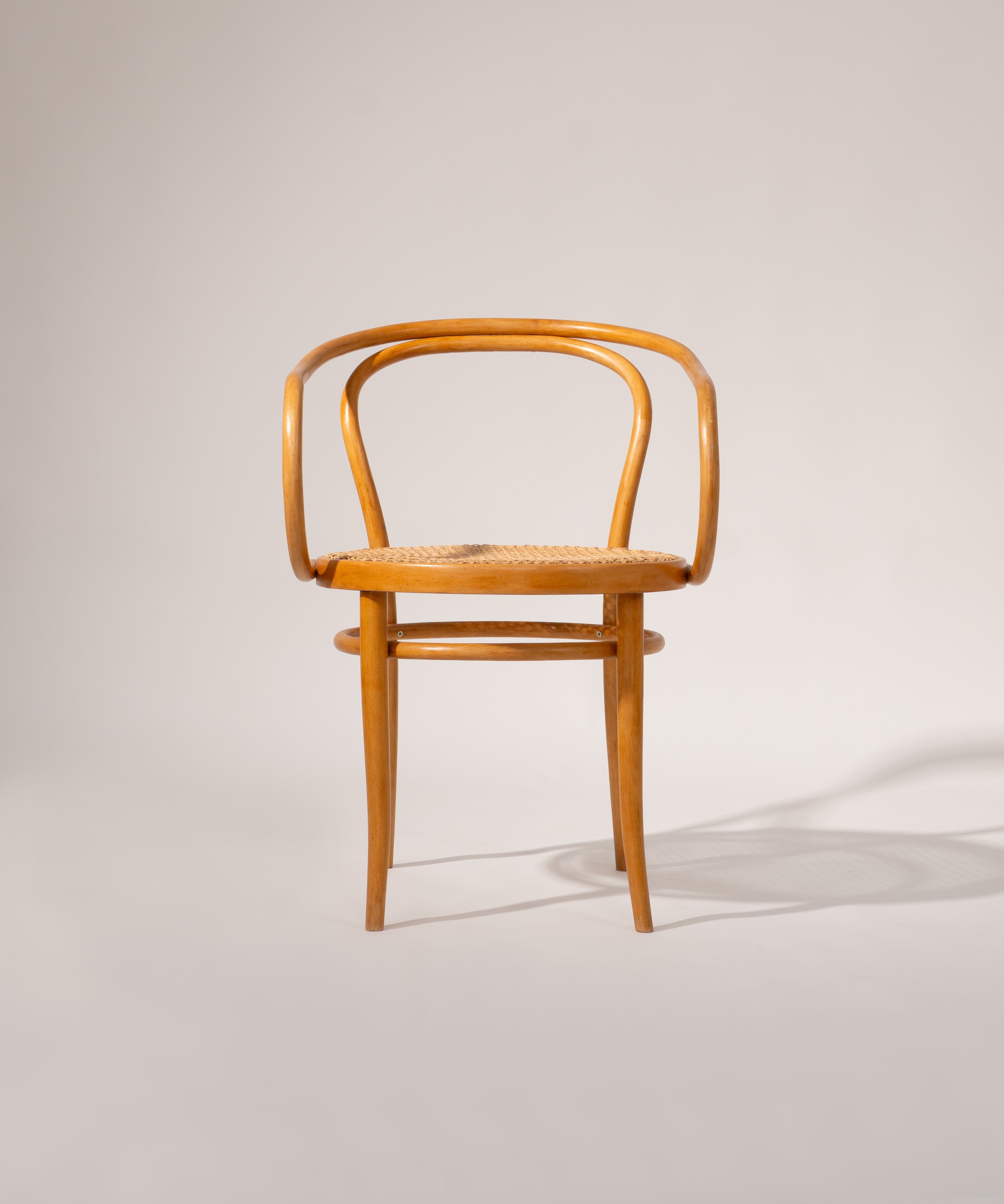Set_of_4_Thonet_chairs_Model_209_by_Ligna_from_1960