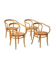 Set_of_4_Thonet_chairs_Model_209_by_Ligna_from_1960