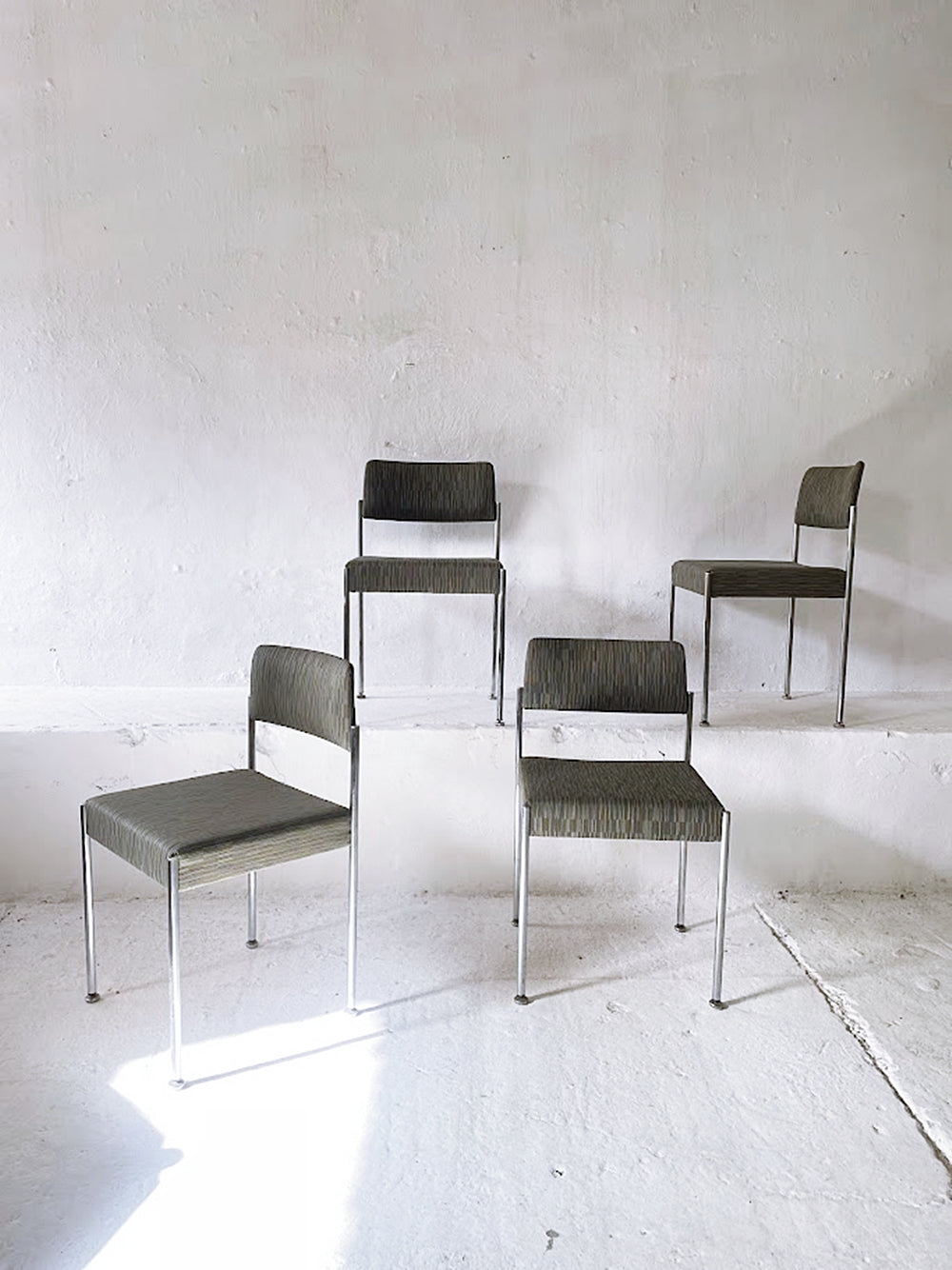 Set_of_4_Vintage_Girsberger_Martin_Stoll_Chairs_1970s