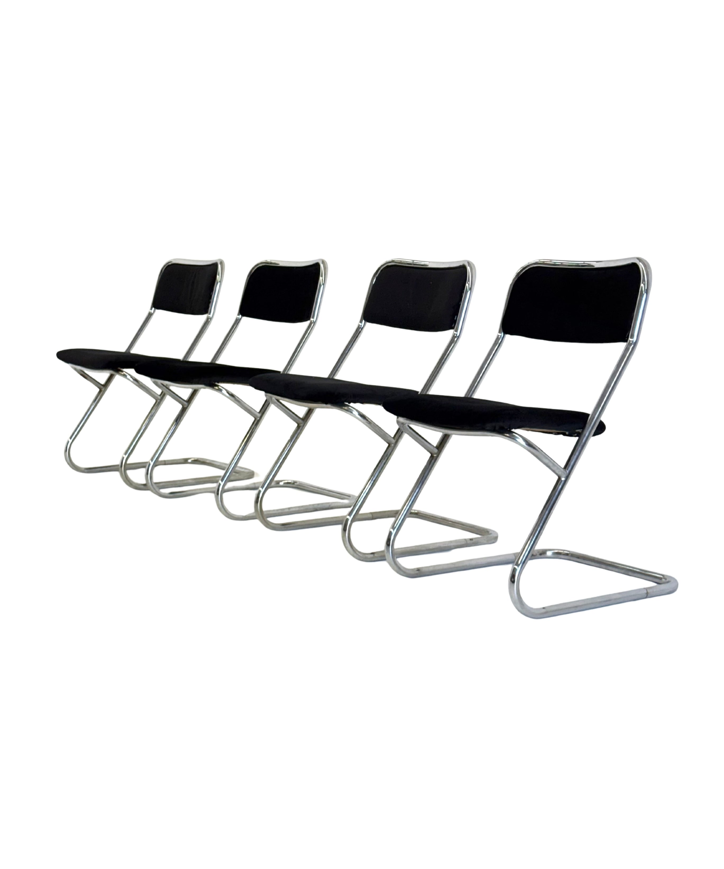Set_of_4_vintage_tubular_frame_dining_chairs_in_black_velvet