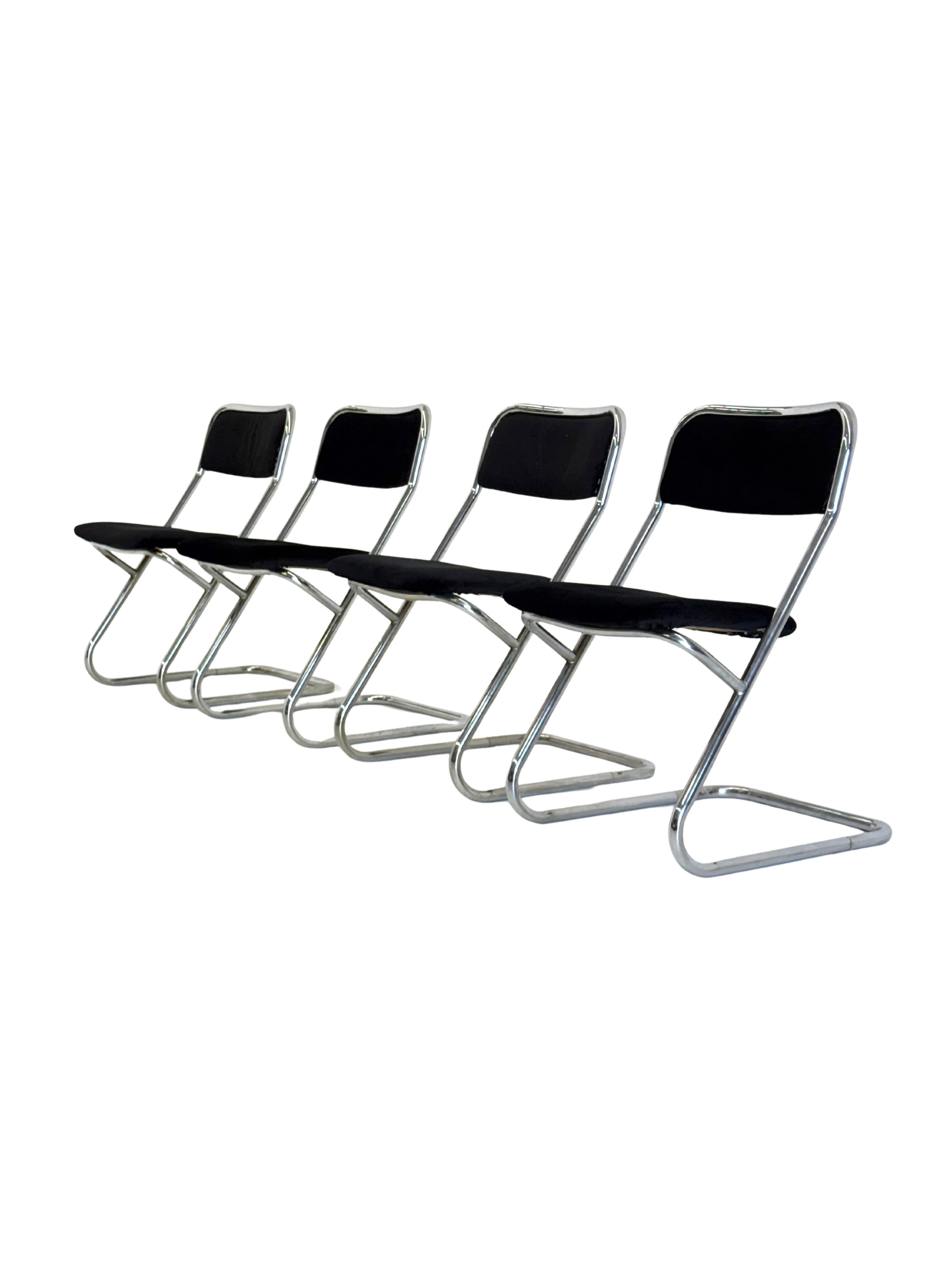 Set_of_4_vintage_tubular_frame_dining_chairs_in_black_velvet