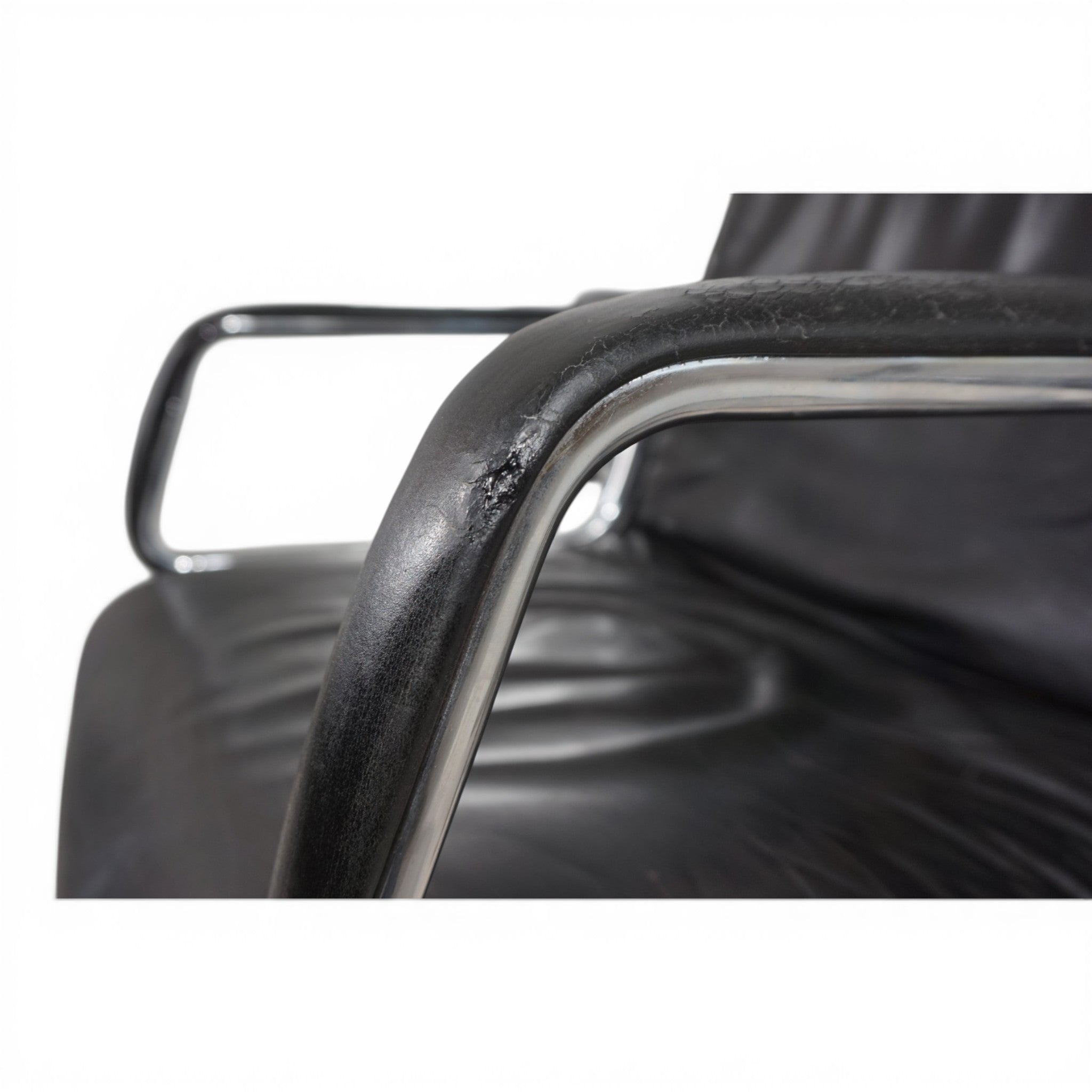 Set_of_4_Wilkhahn_Delta_Swivel_Chairs_in_Black_Leather,_Germany_1970s