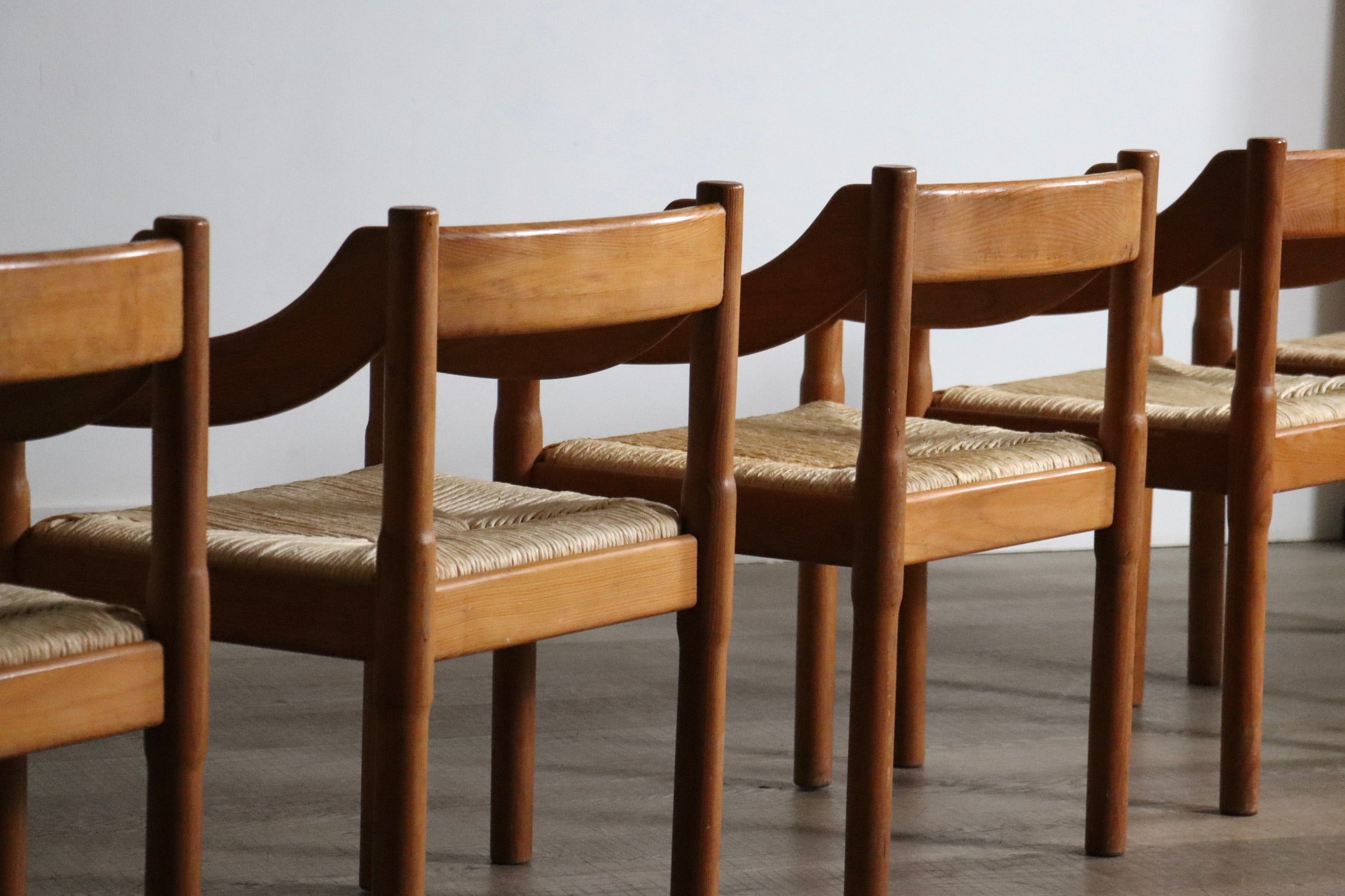 Set_of_5_carimate_chairs_by_Vico_Magistretti,_1960s