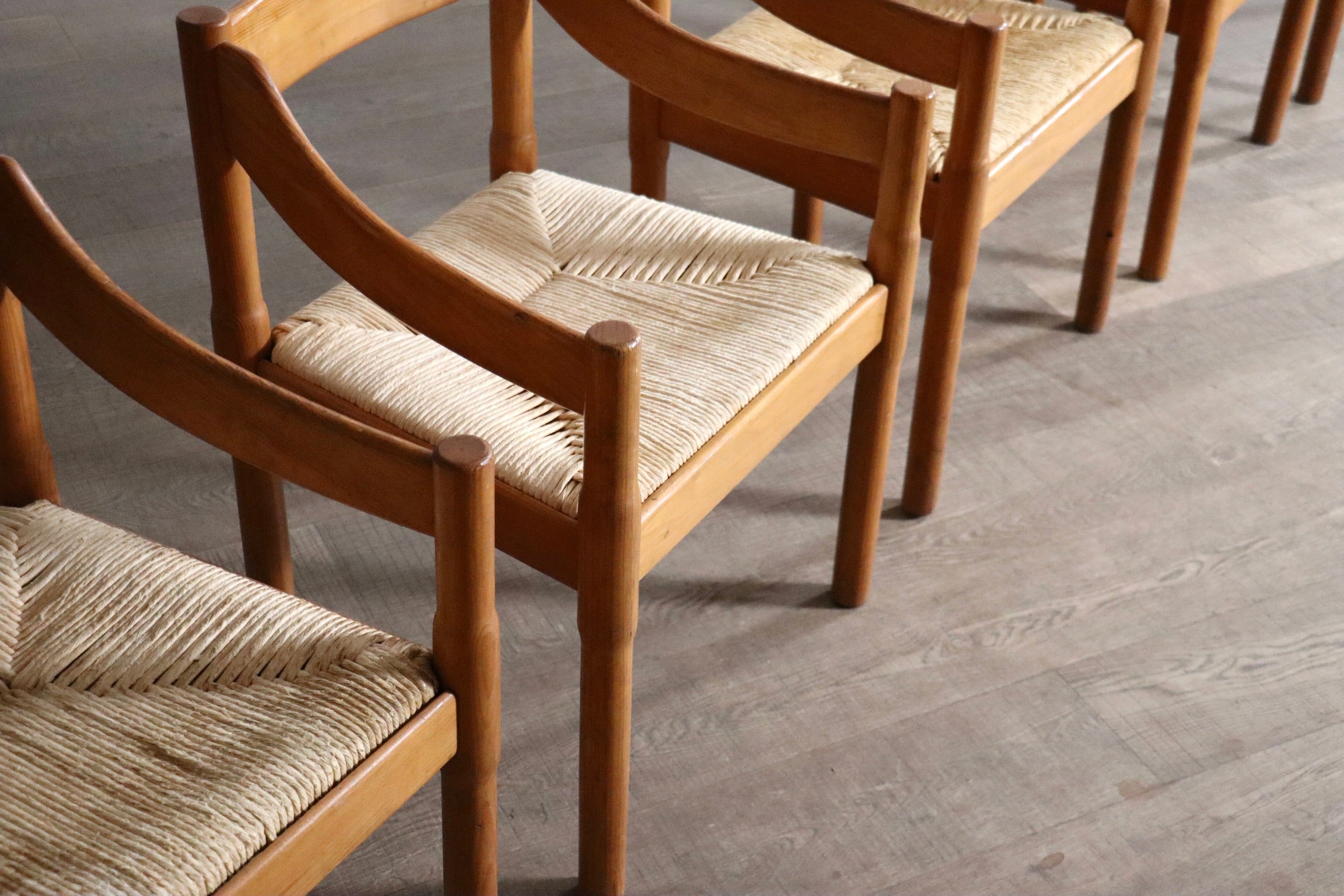 Set_of_5_carimate_chairs_by_Vico_Magistretti,_1960s