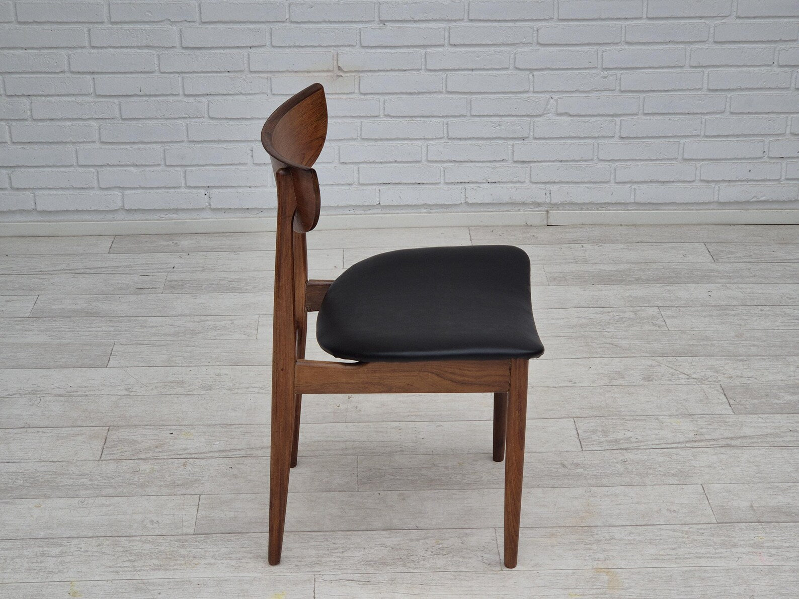 Set_of_5_Danish_Dining_Chairs,_Teak_&_Reupholstered_Leather,_1960s_Denmark