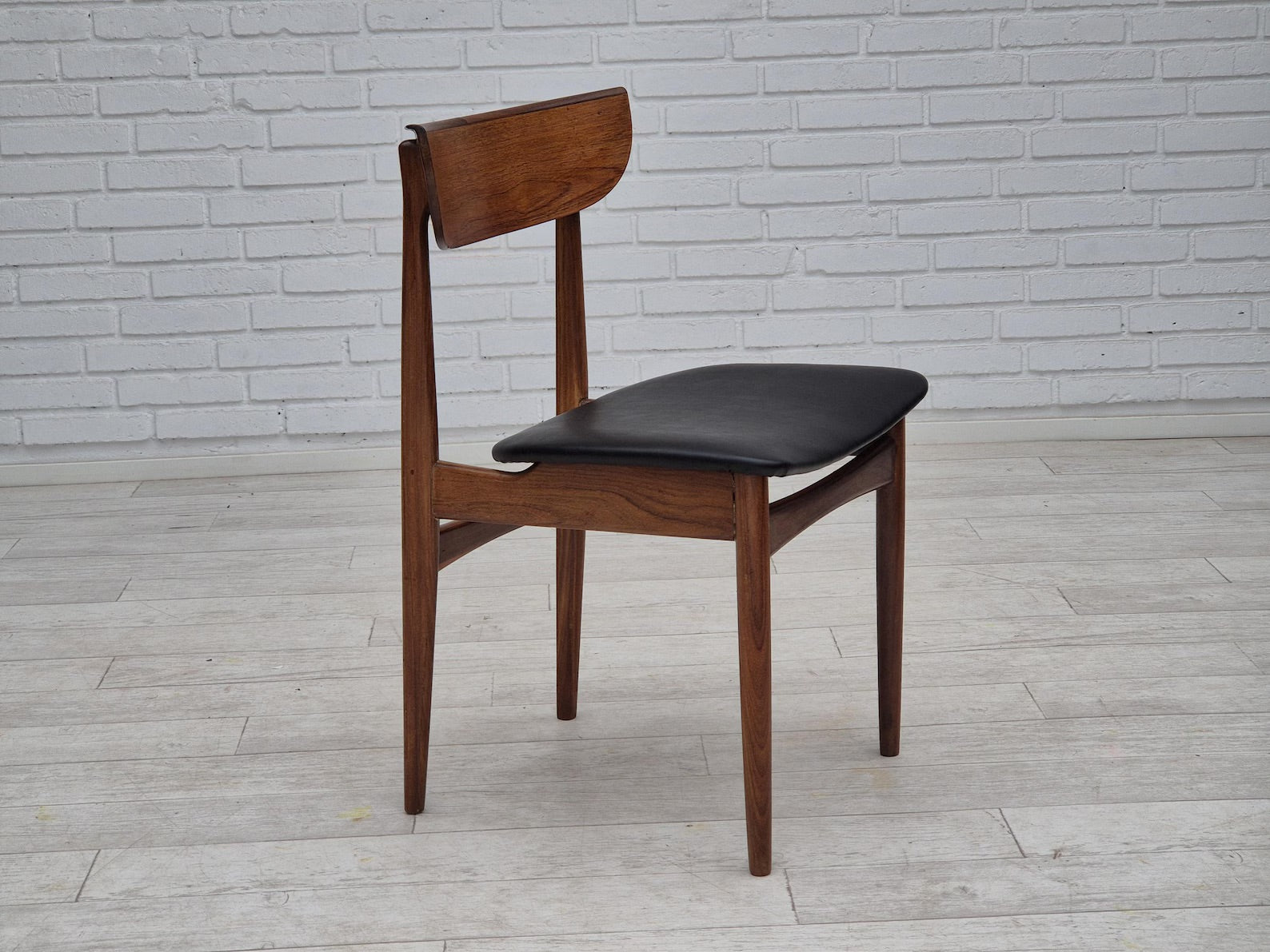 Set_of_5_Danish_Dining_Chairs,_Teak_&_Reupholstered_Leather,_1960s_Denmark