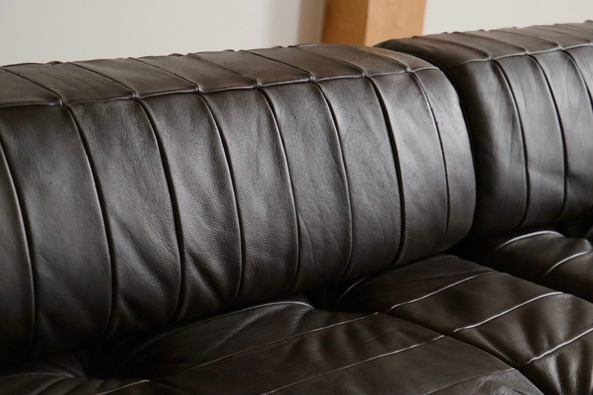 Set_of_5_De_Sede_DS_88_Modular_Patchwork_Leather_Sofa,_1970s,_Switzerland