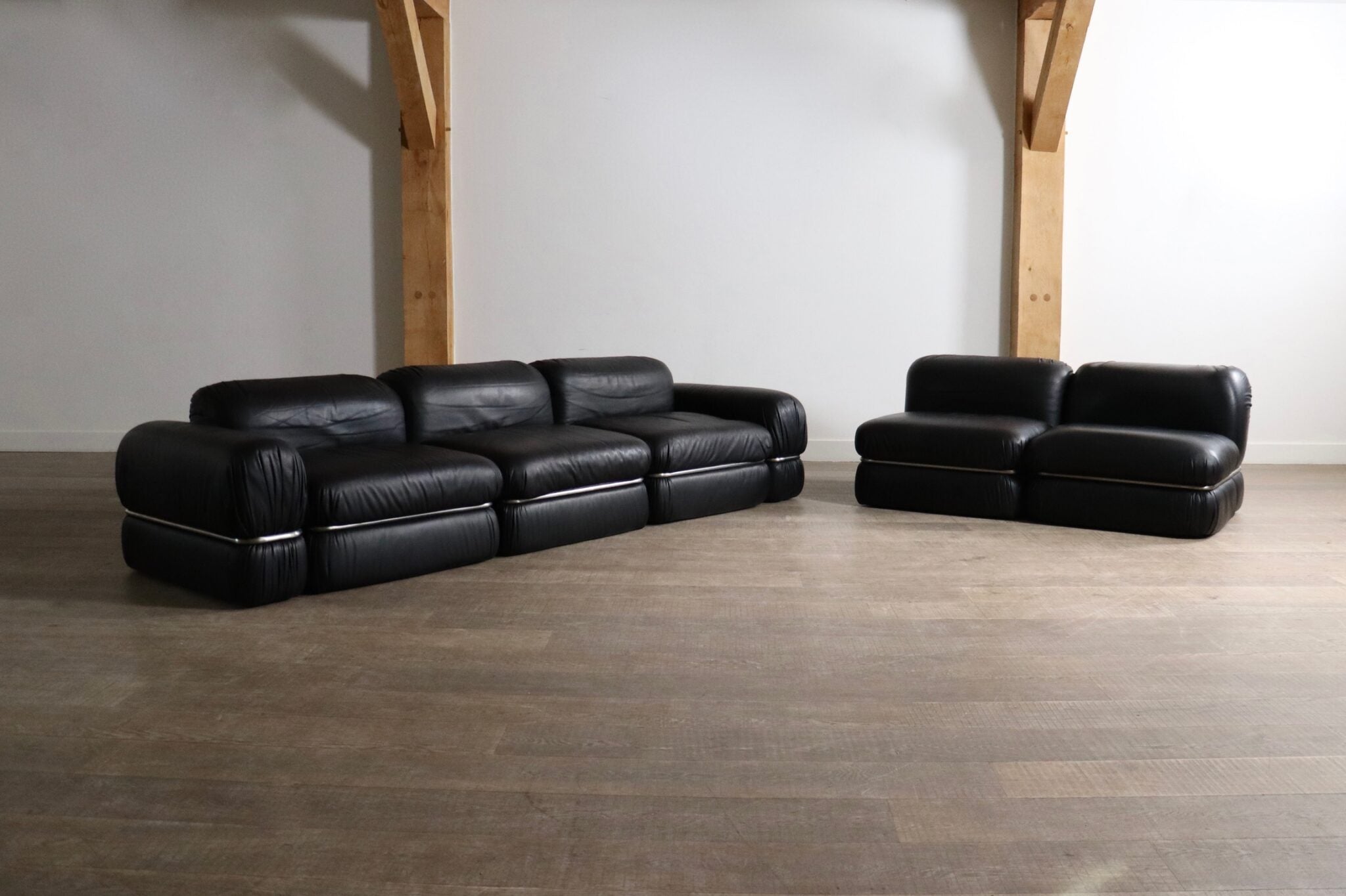 Set_of_5_Rodolfo_Bonetto_Modular_Sofa_for_Tecnosalotto_in_Black_Leather,_1960s,_Italy