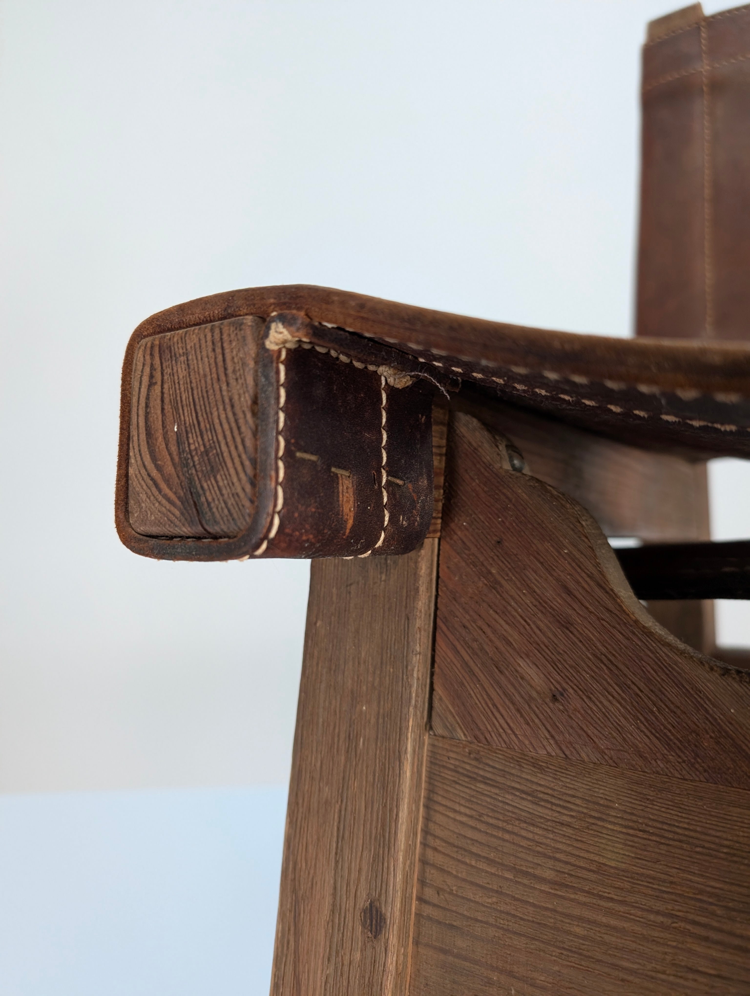 Set_of_5_Spanish_Leather_and_Oak_Chairs,_Paco_Muñoz_Style,_1960s