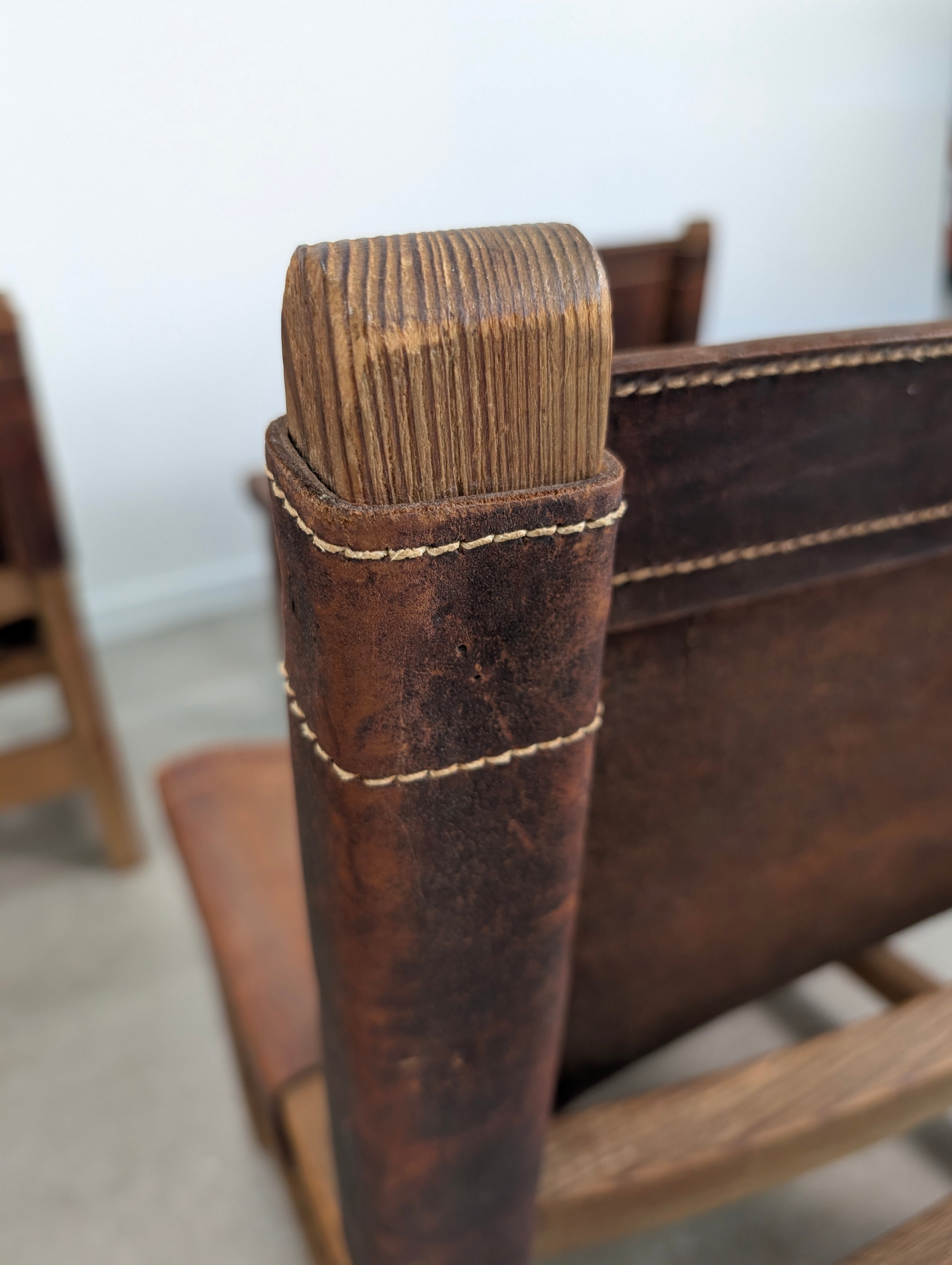 Set_of_5_Spanish_Leather_and_Oak_Chairs,_Paco_Muñoz_Style,_1960s