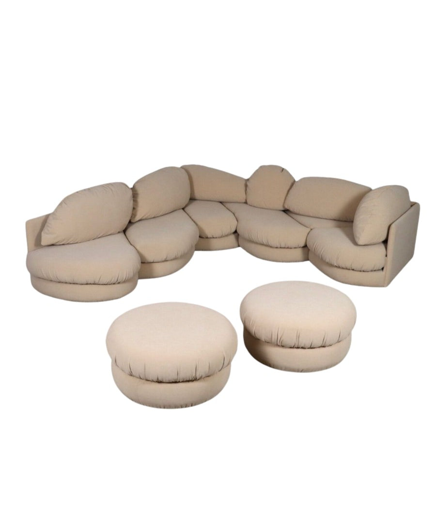 Set_of_5_units_of_Sculptural_sofa_and_2_ottomans_in_beige_by_Wiener_Werkstätte,_Austria_1970s