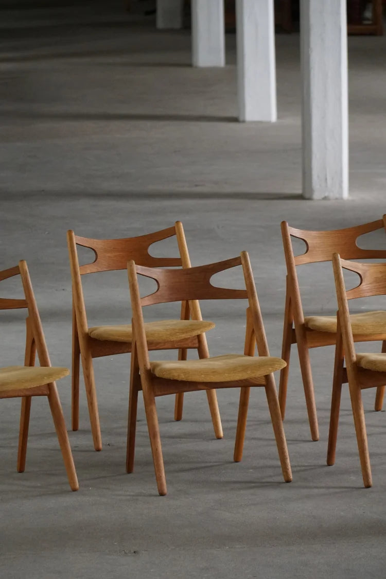 Set_of_6_CH29_Dining_Chairs_by_Hans_J._Wegner_for_Carl_Hansen_&_Søn,_Danish_Modern
