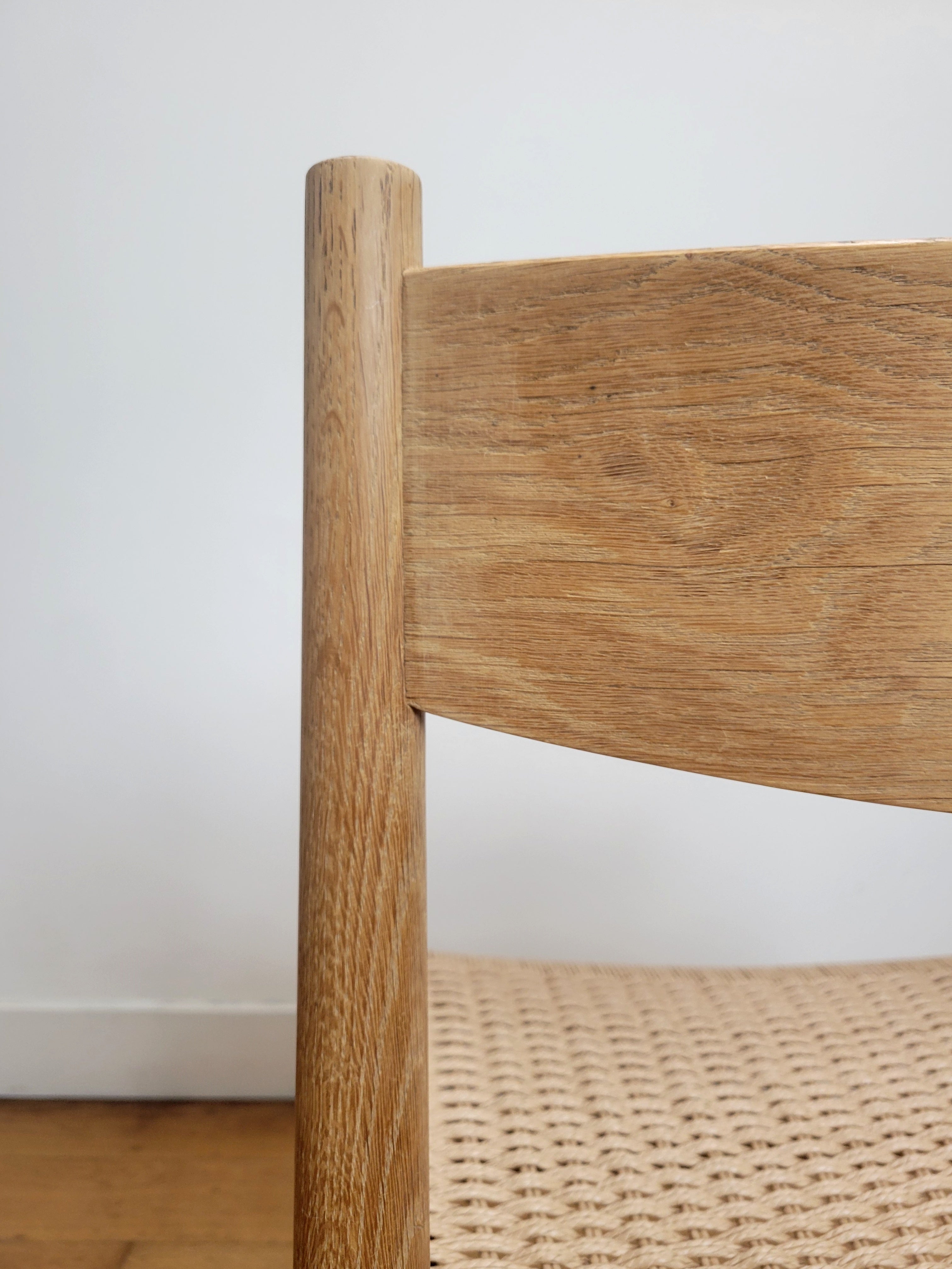 Set_of_6_CH40_chairs_by_Hans_J._wegner_for_Carl_Hansen_&_Søn