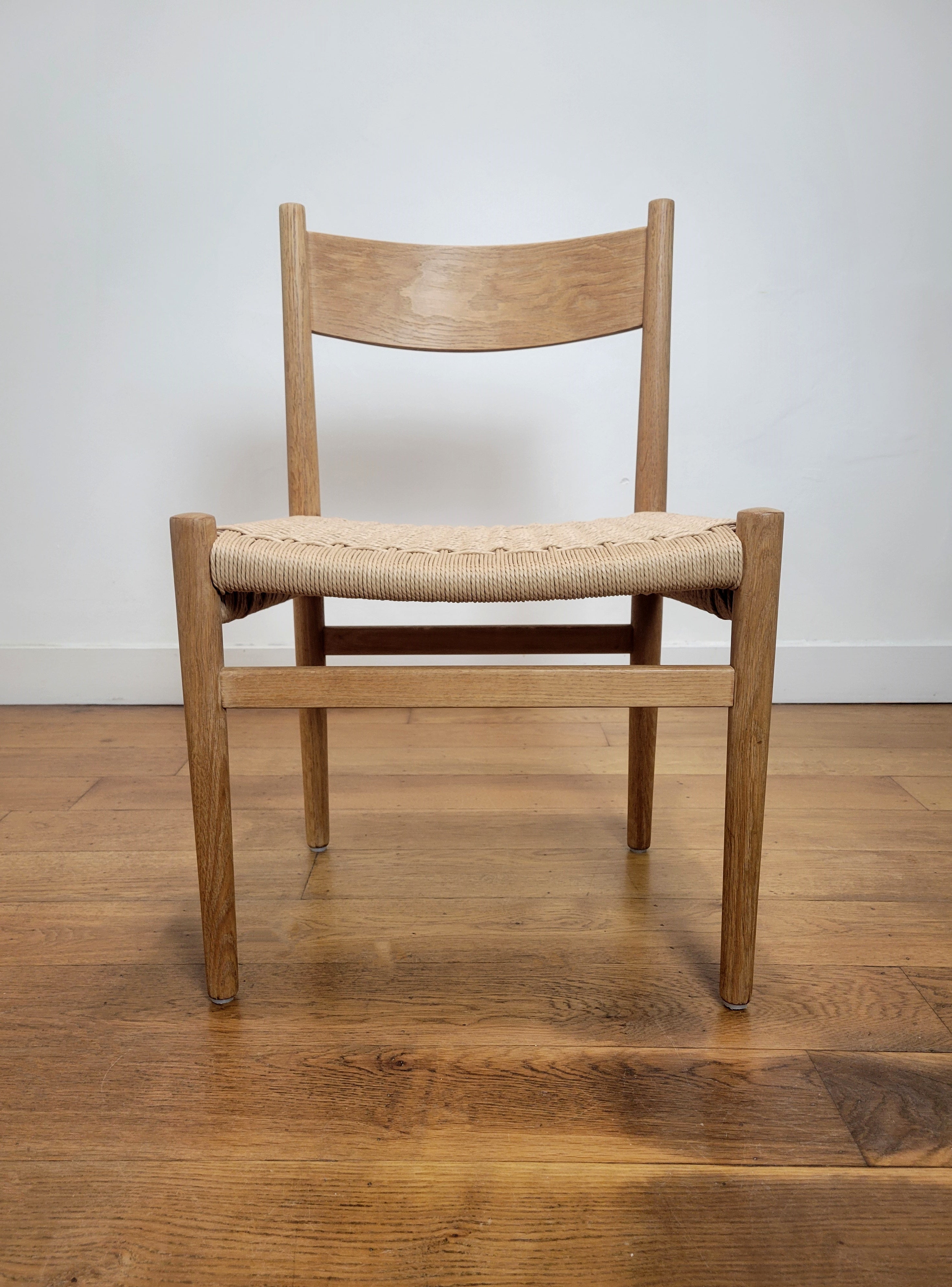 Set_of_6_CH40_chairs_by_Hans_J._wegner_for_Carl_Hansen_&_Søn