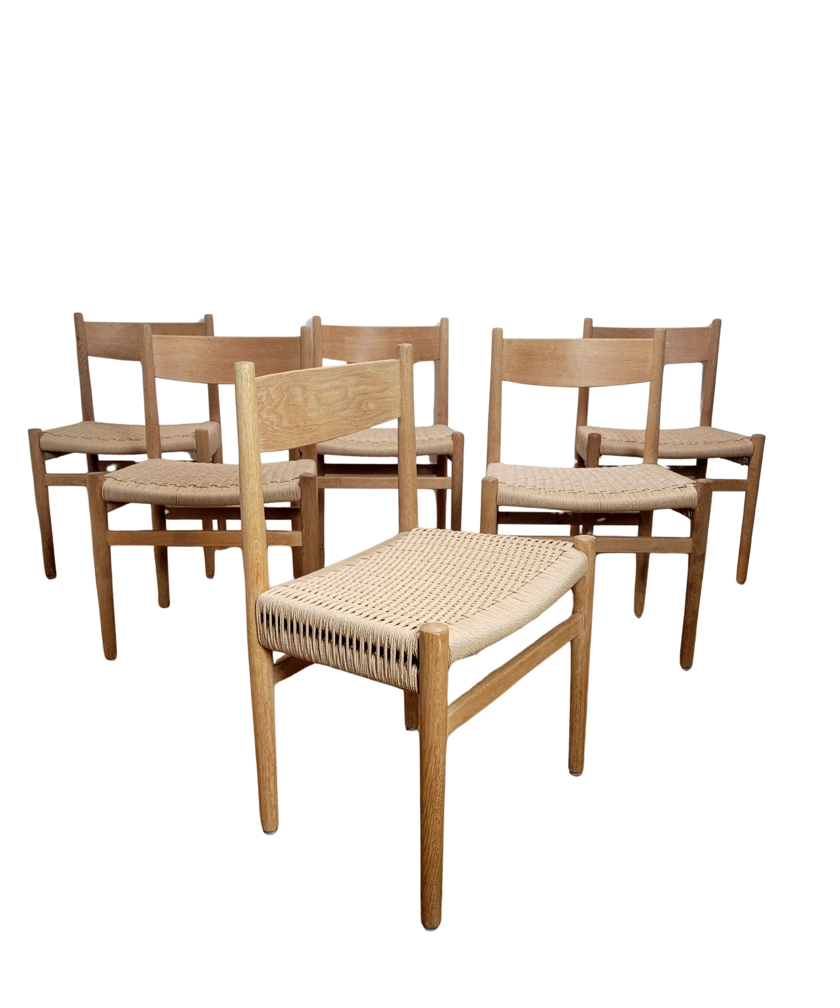 Set_of_6_CH40_chairs_by_Hans_J._wegner_for_Carl_Hansen_&_Søn
