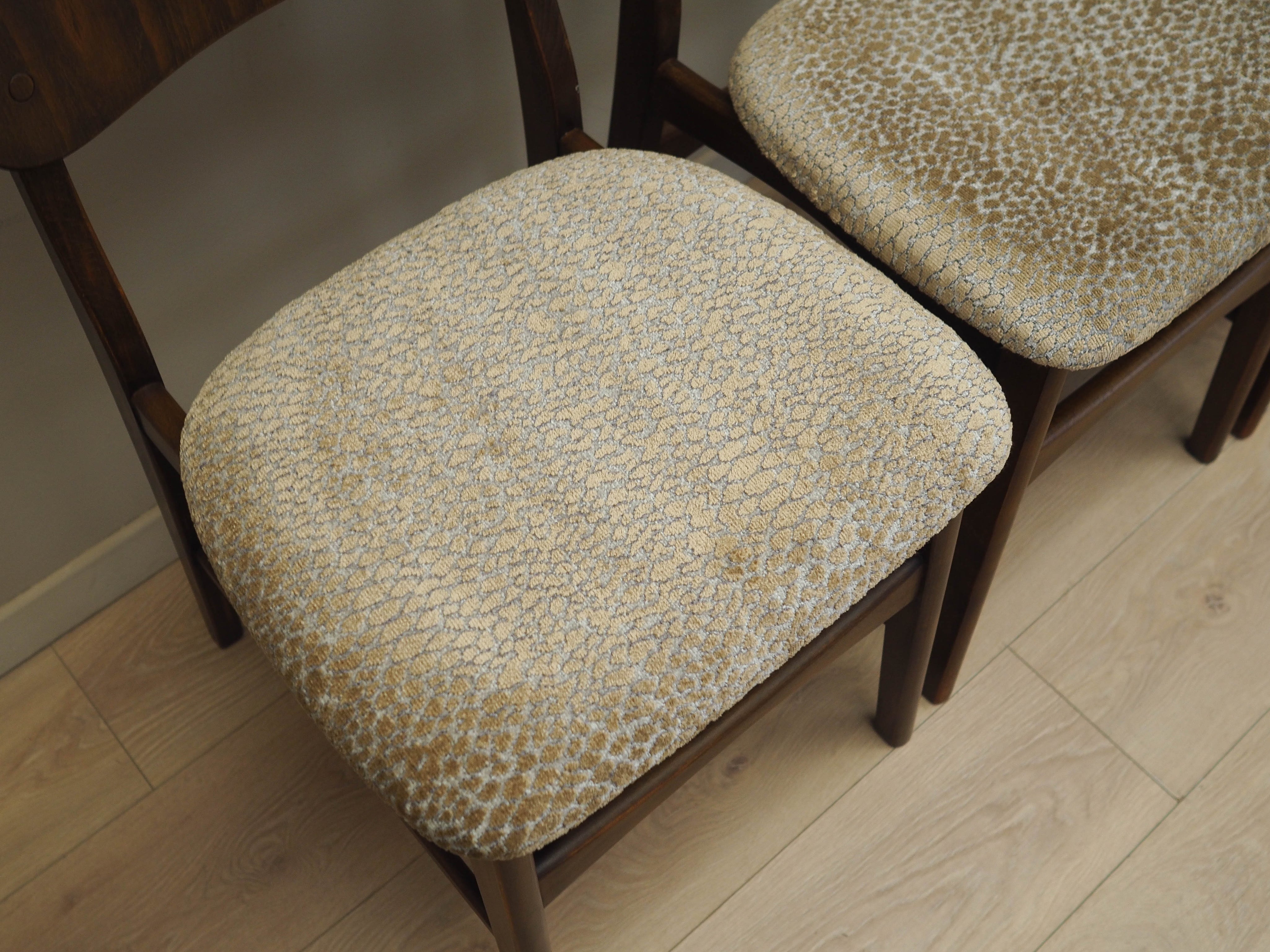 Set_of_6_Chairs,_Danish_Manufacture,_1960s,_Denmark