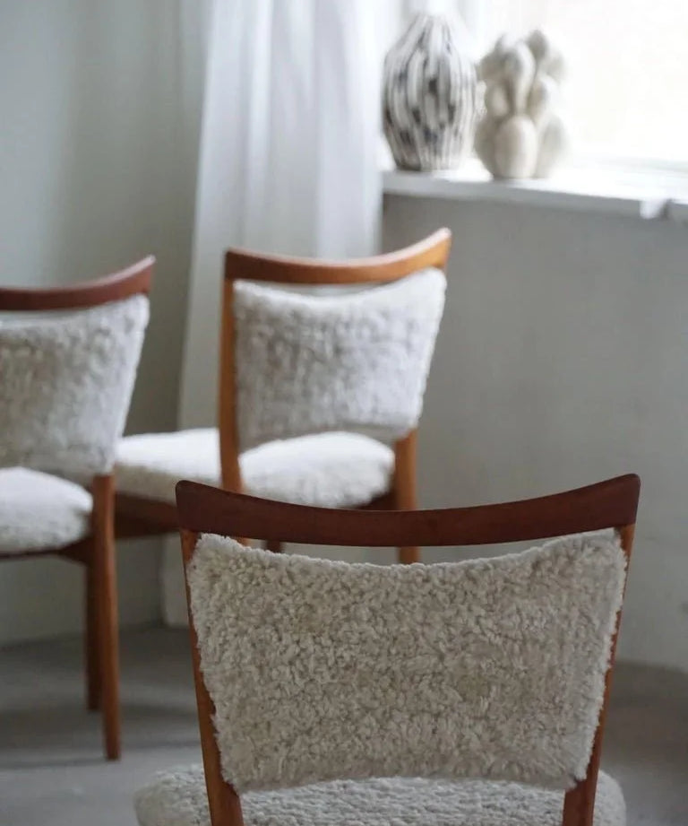Set_of_6_Chairs_in_Oak_&_Lambswool,_Model_SW86_by_Finn_Juhl_in_Danish_Modern,_1953