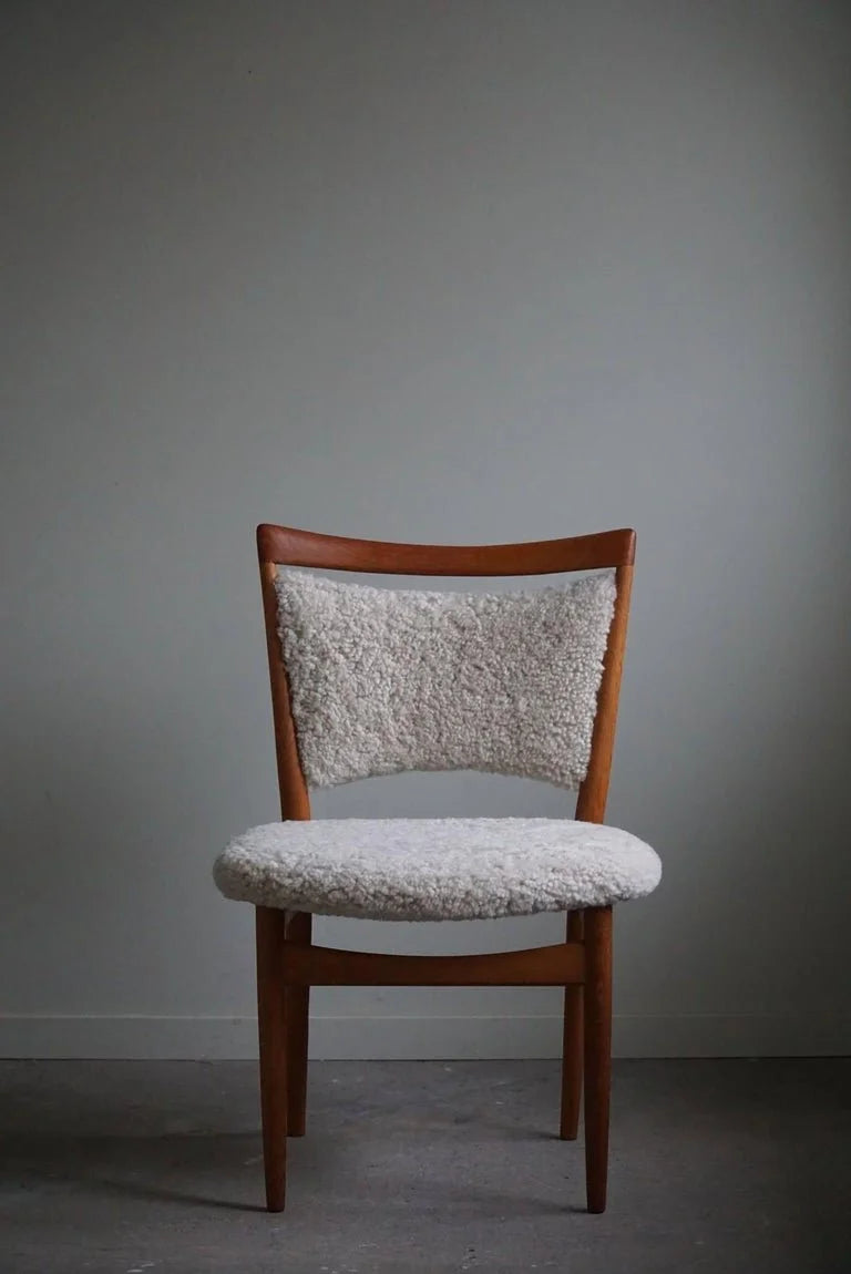 Set_of_6_Chairs_in_Oak_&_Lambswool,_Model_SW86_by_Finn_Juhl_in_Danish_Modern,_1953
