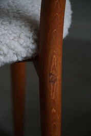 Set_of_6_Chairs_in_Oak_&_Lambswool,_Model_SW86_by_Finn_Juhl_in_Danish_Modern,_1953