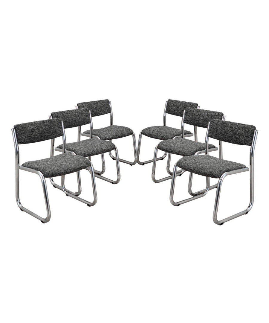 Set_of_6_1980s_Italian_chairs_with_sculptural_lines