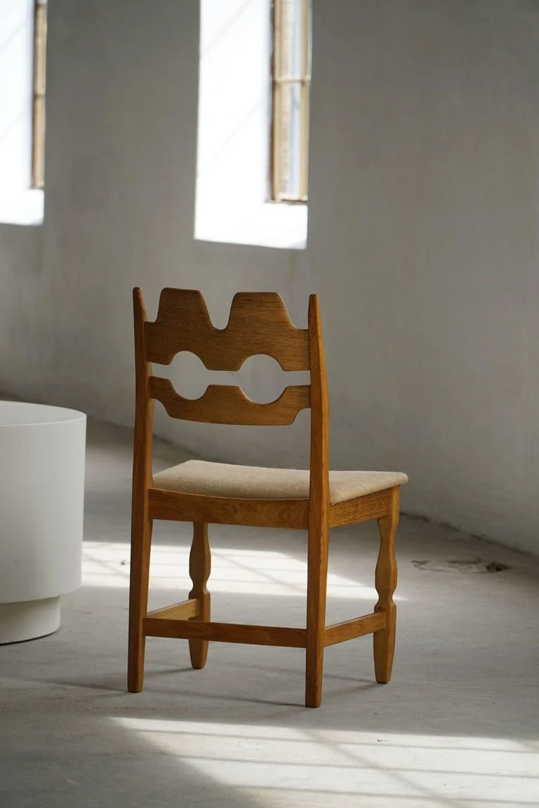 Set_of_6_Chairs,_Oak_&_Hessian_by_Henning_Kjærnulf,_Mid_Century_Modern,_1960s