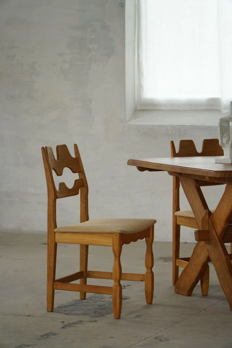 Set_of_6_Chairs,_Oak_&_Hessian_by_Henning_Kjærnulf,_Mid_Century_Modern,_1960s