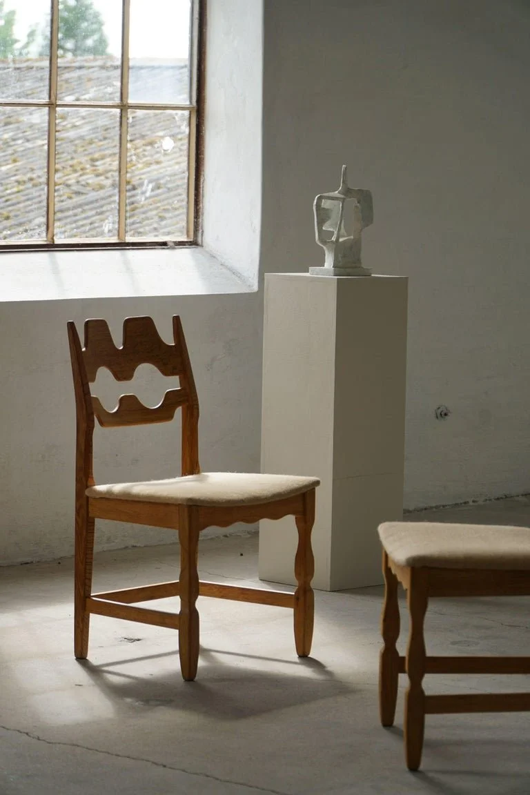 Set_of_6_Chairs,_Oak_&_Hessian_by_Henning_Kjærnulf,_Mid_Century_Modern,_1960s
