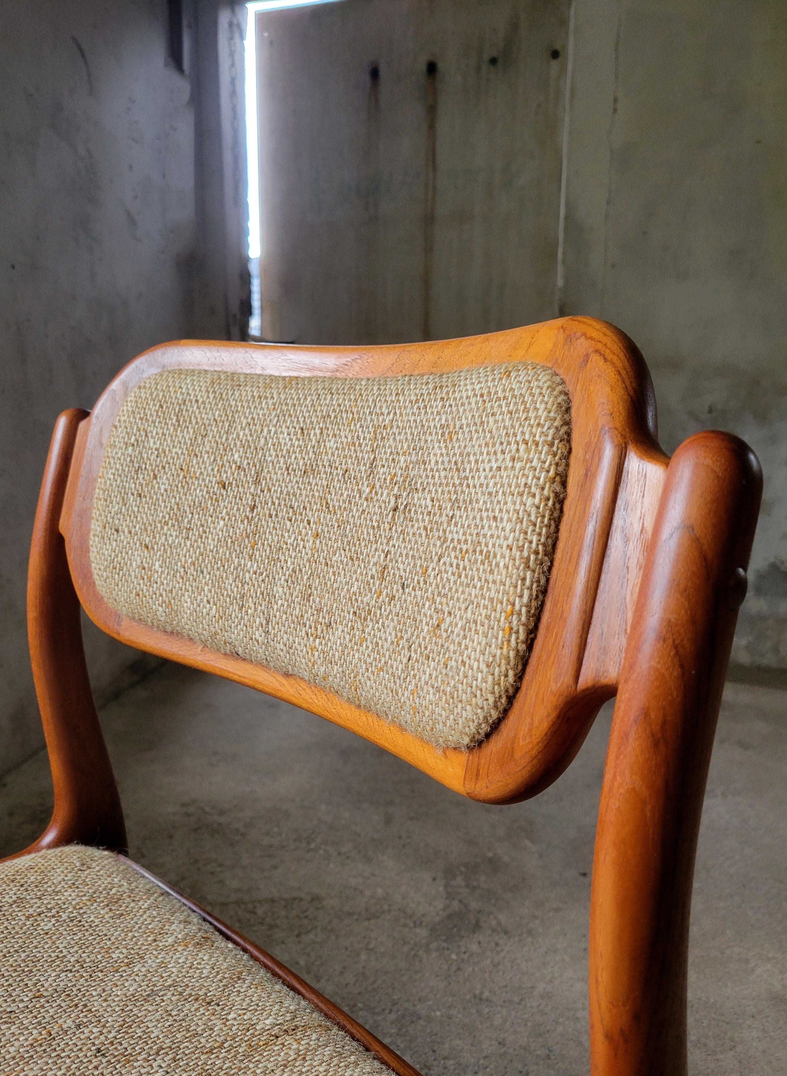 Set_of_6_dining_chairs_by_Johannes_Andersen_for_Uldum_1960's