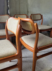Set_of_6_dining_chairs_by_Johannes_Andersen_for_Uldum_1960's
