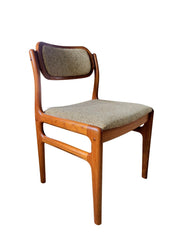 Set_of_6_dining_chairs_by_Johannes_Andersen_for_Uldum_1960's