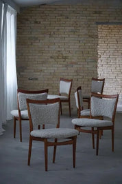 Set_of_6_Finn_Juhl_SW86_Chairs_in_Oak_and_Lambswool,_Denmark_1953
