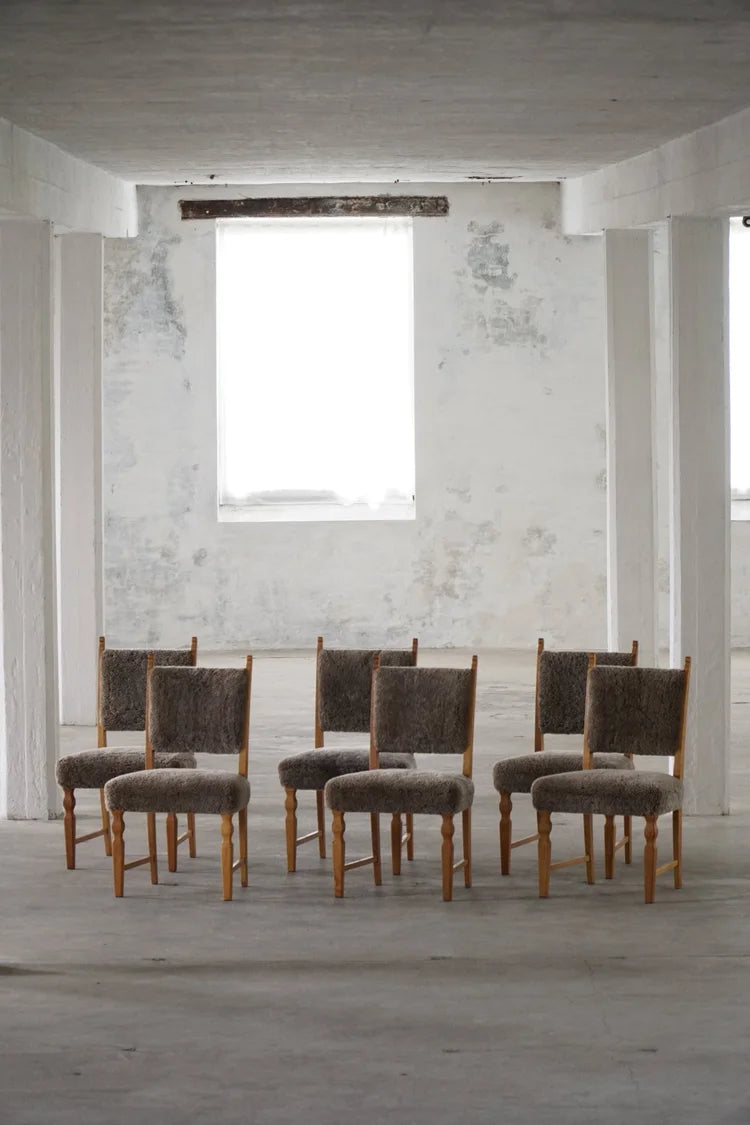 Set_of_6_Henning_Kjærnulf_Oak_Dining_Chairs_with_Lambswool_Upholstery,_Danish_Modern,_1950s