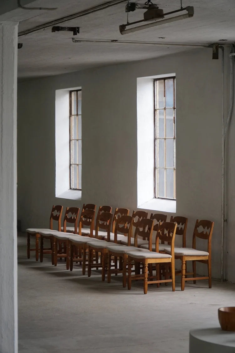 Set_of_6_Henning_Kjærnulf_Razorblade_Dining_Chairs_in_Oak_and_Kvadrat_Mohair,_Denmark,_1960s