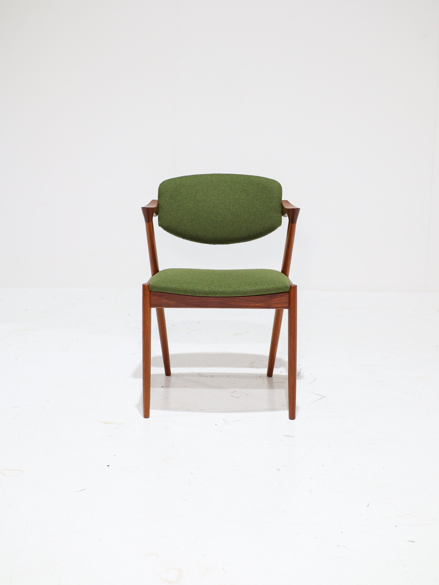 Set_of_6_Model_42_Dining_Chairs_by_Kai_Kristiansen,_Teak,_Denmark,_1960s