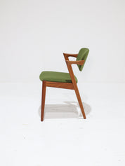 Set_of_6_Model_42_Dining_Chairs_by_Kai_Kristiansen,_Teak,_Denmark,_1960s
