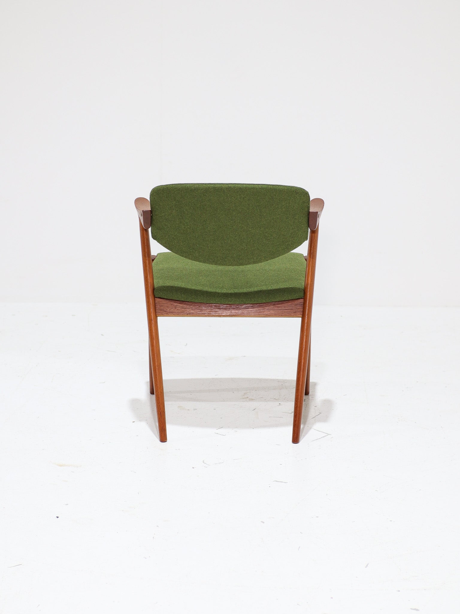 Set_of_6_Model_42_Dining_Chairs_by_Kai_Kristiansen,_Teak,_Denmark,_1960s