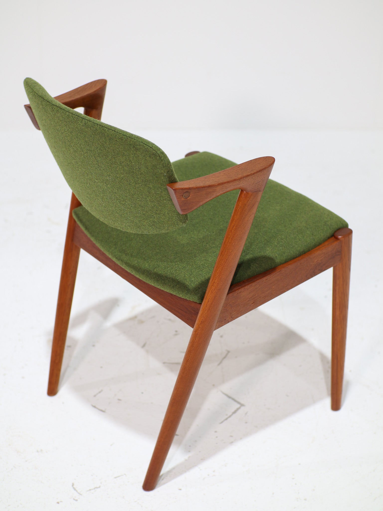 Set_of_6_Model_42_Dining_Chairs_by_Kai_Kristiansen,_Teak,_Denmark,_1960s