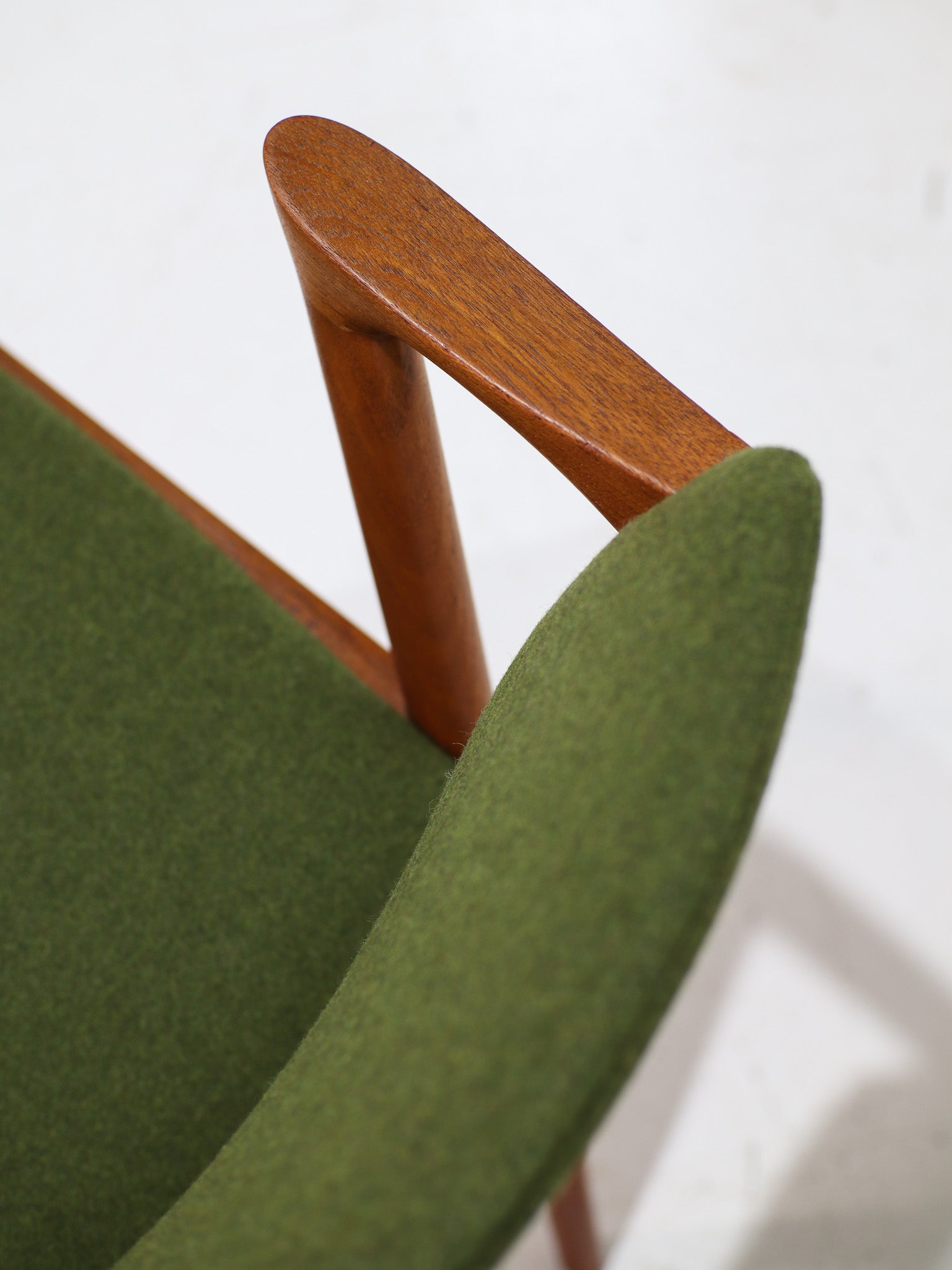 Set_of_6_Model_42_Dining_Chairs_by_Kai_Kristiansen,_Teak,_Denmark,_1960s