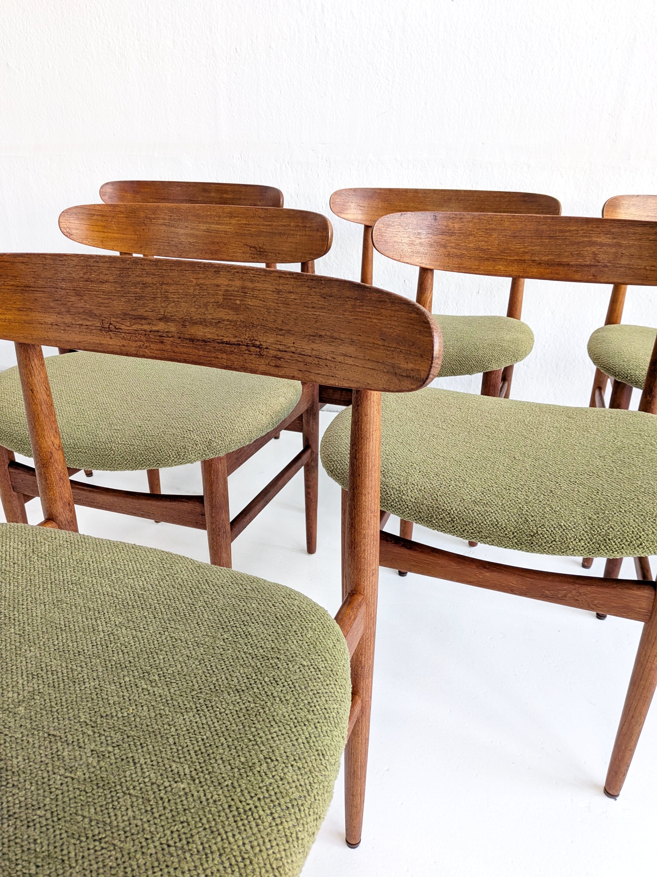 Set_of_6_Danish_Teak_Dining_Chairs_with_Olive_Green_Wool_Seats,_1960s,_Denmark
